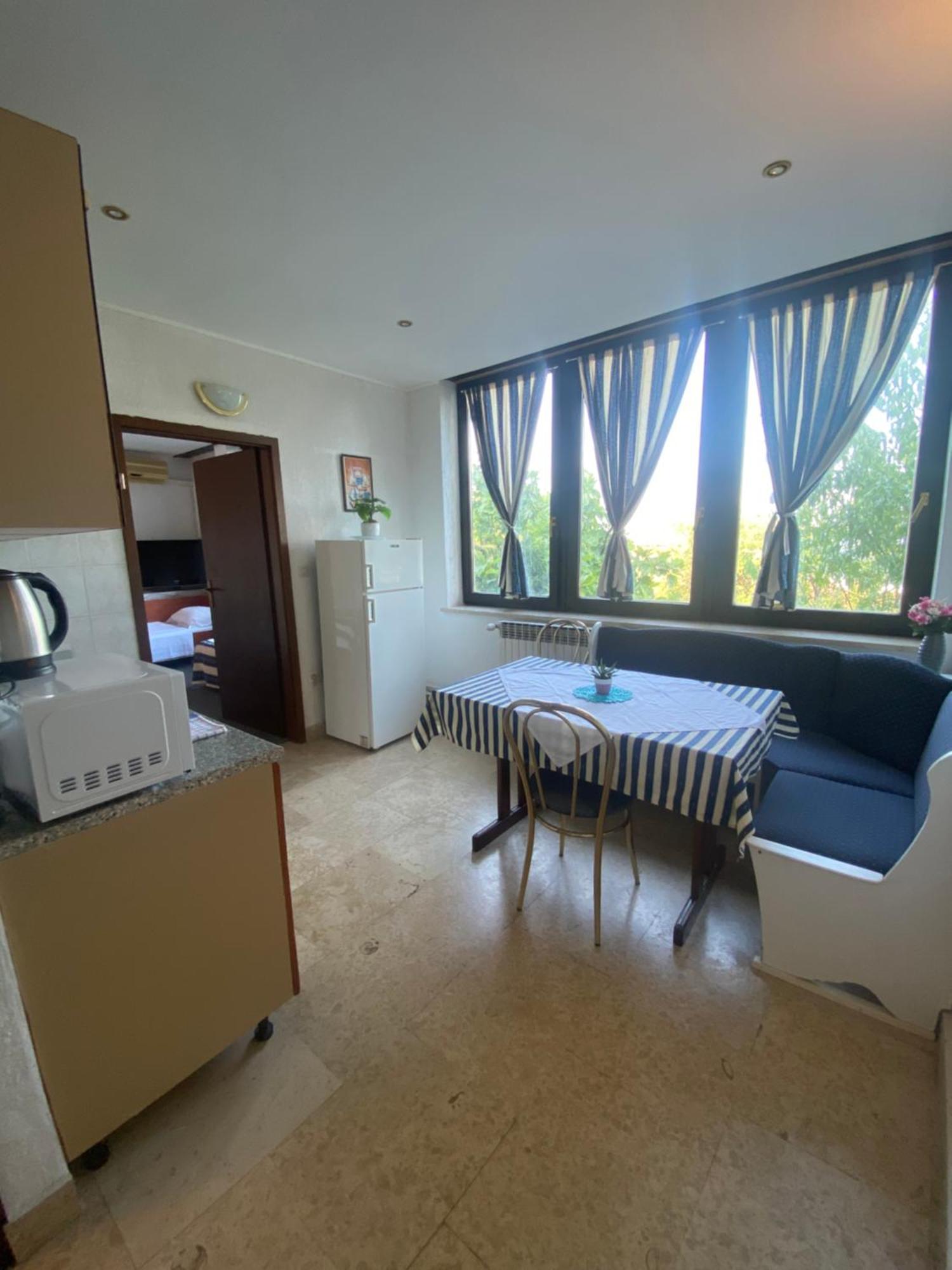 Villa Salyna Icici Exterior photo